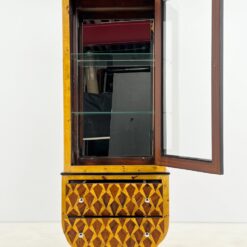 Art Deco stiliaus vitrina su stalčiais 39×69,5×189 cm