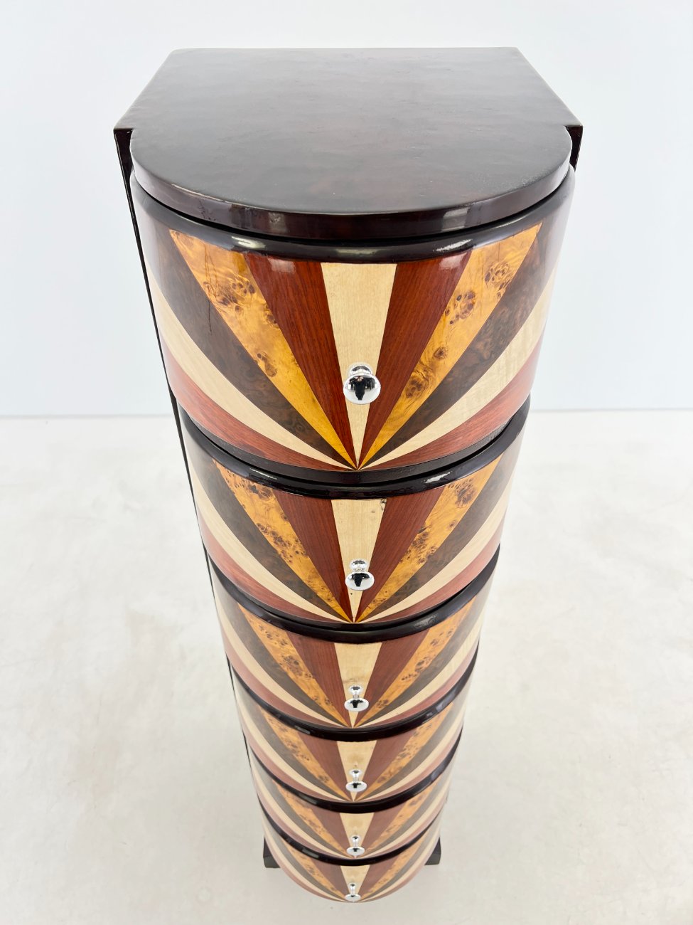 HF0443-komodos-6 Art deco stiliaus šešių stalčių komoda 50x40x156 cm