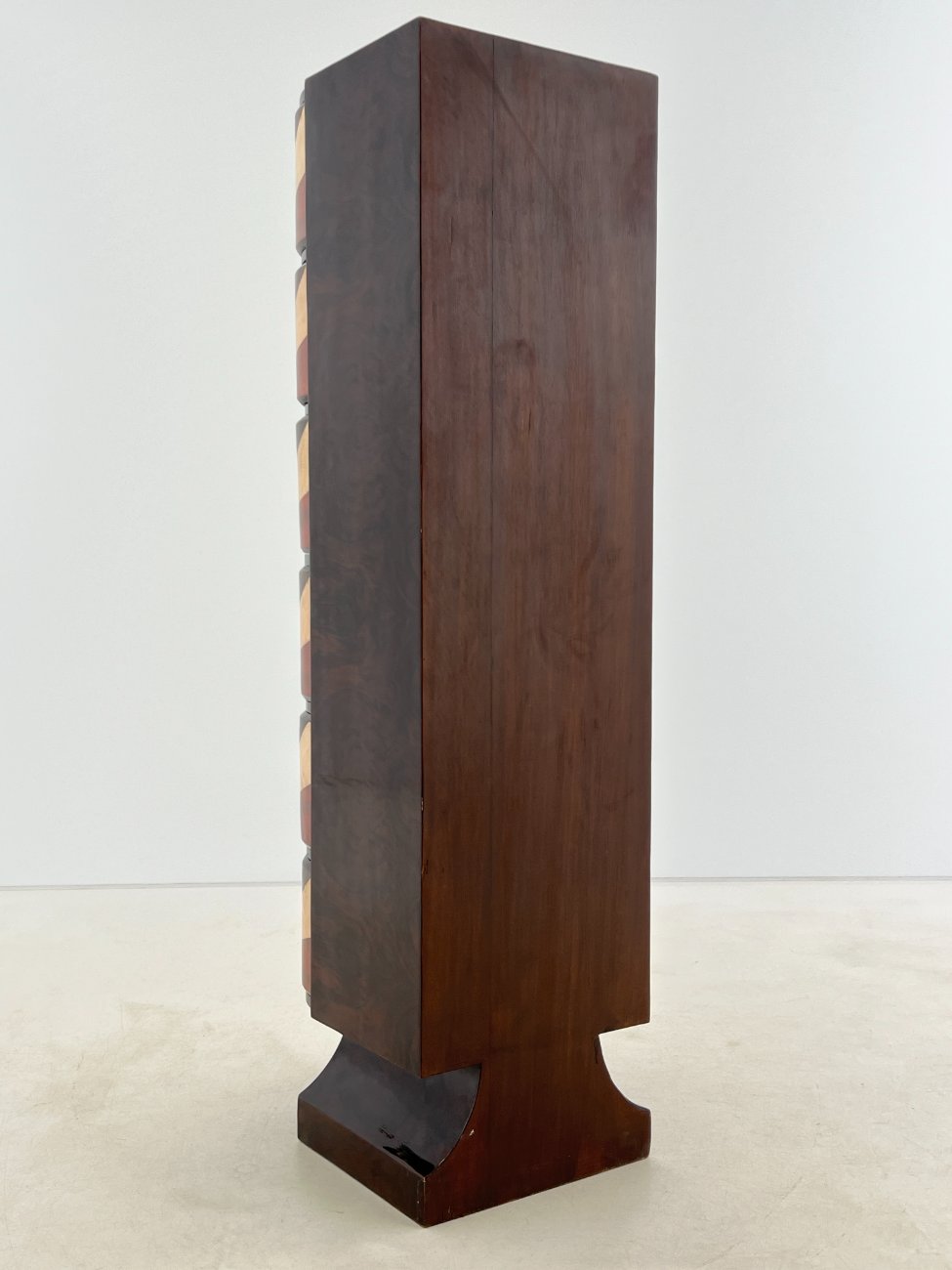 HF0443-komodos-9 Art deco stiliaus šešių stalčių komoda 50x40x156 cm