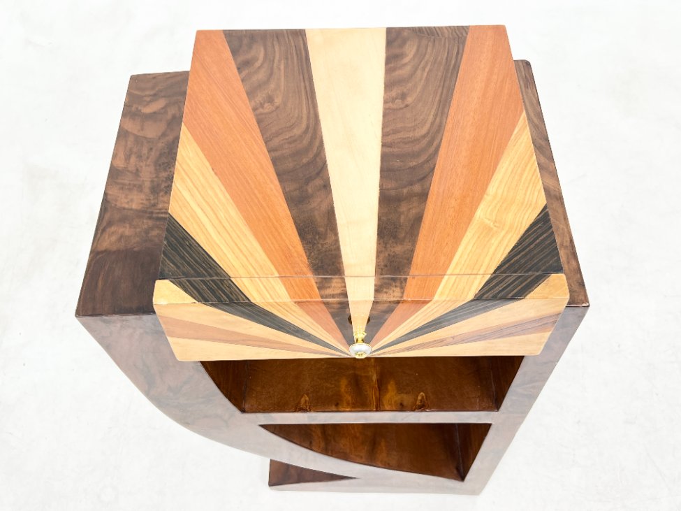 HF0444-spinteles-6 Art deco stiliaus riešutmedžio spintelės 2 vnt. Komplektas 40x50x74 cm