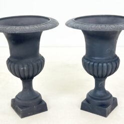 Ketaus juodos spalvos lauko vazonai 2 vnt. komplektas 55x55x73 cm