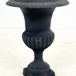 Ketaus juodos spalvos lauko vazonai 2 vnt. komplektas 55x55x73 cm