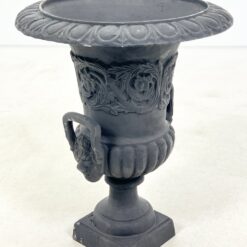 Ketaus juodos spalvos lauko vazonai su rankenomis 2 vnt. kompl. 46x46x59 cm