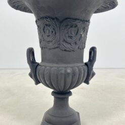 Ketaus juodos spalvos lauko vazonai su rankenomis 2 vnt. kompl. 46x46x59 cm