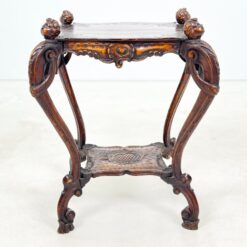 Senovinis ąžuolinis drožinėtas staliukas su lentynėle 50x60x75 cm