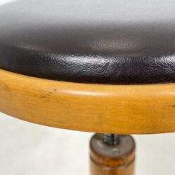 Vintažinė medinė reguliuojamo aukščio pianino kėdutė su eko oda 37x37x47(+15) cm