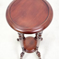 Raudonmedžio staliukas – kolona su lentynėle 42x43x76,5 cm