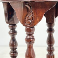 Raudonmedžio staliukas – kolona su lentynėle 42x43x76,5 cm