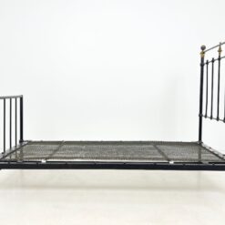 Juoda, barokinio stiliaus metalinė lova su grotelėmis 200x92x130 cm