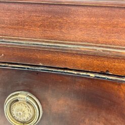 Britiško stiliaus, raudonmedžio, devynių stalčių komoda 40,5x82x153,5 cm