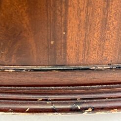 Britiško stiliaus, raudonmedžio, devynių stalčių komoda 40,5x82x153,5 cm