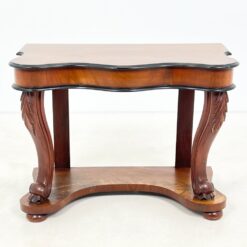 Chippendale stiliaus raudonmedžio konsolė su liūto kojomis 48x91x67,5 cm