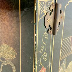 Rytietiška, medinė, žalios spalvos komoda 58x106x165,5 cm