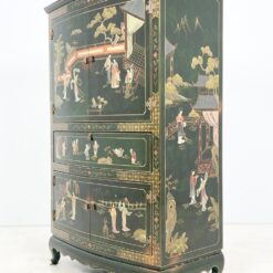 Rytietiška, medinė, žalios spalvos komoda 58x106x165,5 cm