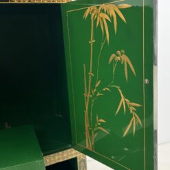 Rytietiška, medinė, žalios spalvos komoda 58x106x165,5 cm