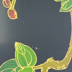 Rytietiška dviejų durų spintelė su akmens figūromis 32x56x68,5 cm