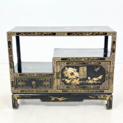 Rytietiška TV komoda su durelėmis ir stalčiumi 37,5×93,5×74 cm