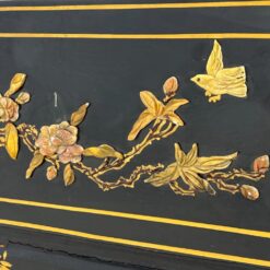 Rytietiška TV komoda su durelėmis ir stalčiumi 37,5×93,5×74 cm