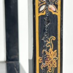 Rytietiška TV komoda su durelėmis ir stalčiumi 37,5×93,5×74 cm