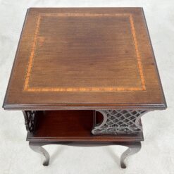 Aplink savo ašį besisukanti knygų lentyna – staliukas 46x45x72 cm