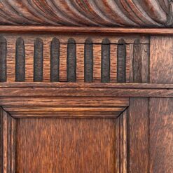 Ąžuolinė vienų durų, drožinėta knygų spinta 38,5×114,5×185 cm