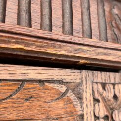 Ąžuolinė vienų durų, drožinėta knygų spinta 38,5×114,5×185 cm