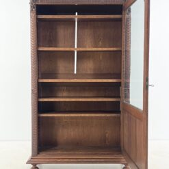 Ąžuolinė vienų durų, drožinėta knygų spinta 38,5×114,5×185 cm