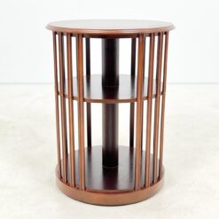 Raudonmedžio apvali knygų lentyna ant ratukų 49x49x66,5 cm