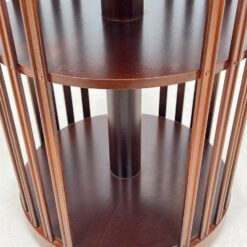 Raudonmedžio apvali knygų lentyna ant ratukų 49x49x66,5 cm