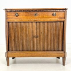 Senovinė raudonmedžio komoda su slankiojončiom durelėm 36x78x70 cm