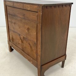 Senovinė raudonmedžio komoda su slankiojončiom durelėm 36x78x70 cm