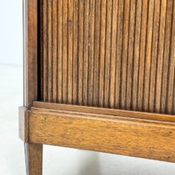 Senovinė raudonmedžio komoda su slankiojončiom durelėm 36x78x70 cm