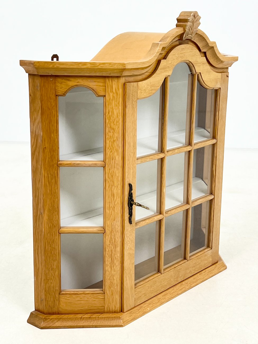 HK1056-spinteles-3 Sieninė, pakabinama spintelė 17x64x64,5 cm