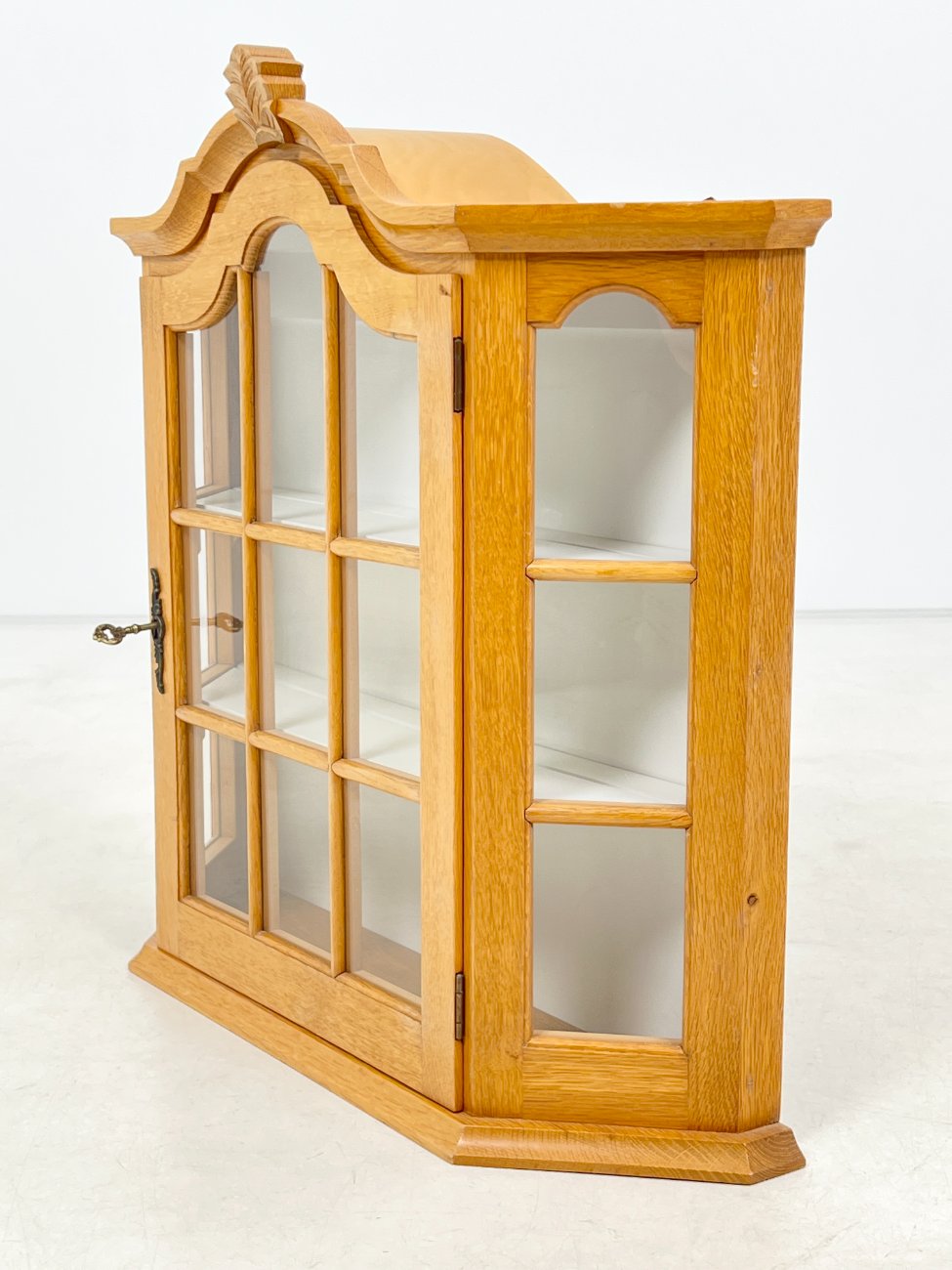 HK1056-spinteles-4 Sieninė, pakabinama spintelė 17x64x64,5 cm