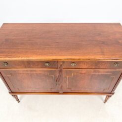 Raudonmedžio komoda su dvejais stalčiais ir durelėmis 50x117x83 cm