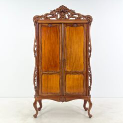 Baroko stiliaus raudonmedžio dviejų durų spinta su drožiniais 42x105x198 cm