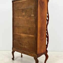 Baroko stiliaus raudonmedžio dviejų durų spinta su drožiniais 42x105x198 cm