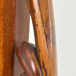 Baroko stiliaus raudonmedžio dviejų durų spinta su drožiniais 42x105x198 cm