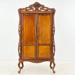 Baroko stiliaus raudonmedžio dviejų durų spinta su drožiniais 42x105x198 cm