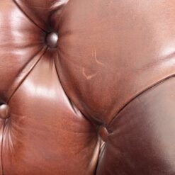 Chesterfield stiliaus odinis fotelis medinėmis kojomis 82x76x95 cm, 49 cm