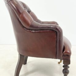 Chesterfield stiliaus odinis fotelis medinėmis kojomis 82x76x95 cm, 49 cm