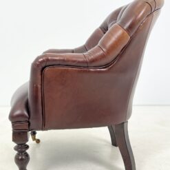 Chesterfield stiliaus odinis fotelis medinėmis kojomis 82x76x95 cm, 49 cm