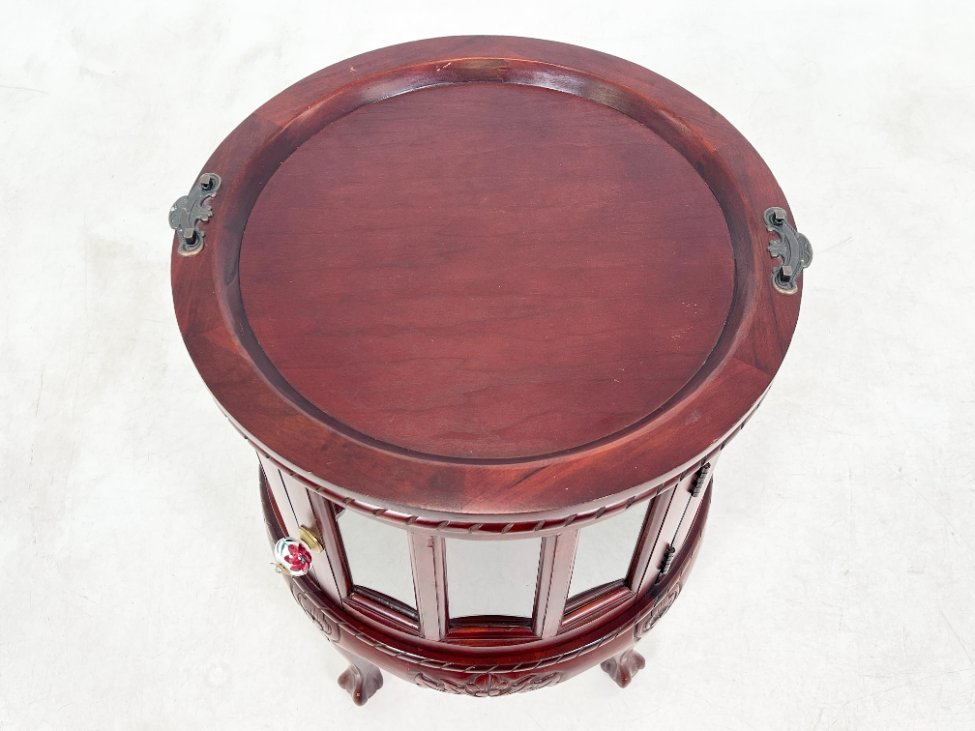 HK1060-barai-7 Apvalus raudonmedžio bariukas su padėklu 54x53x71,5 cm