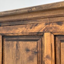 Ispaniško stiliaus trijų durų ir šešių stalčių rūbų spinta 60x205x180 cm