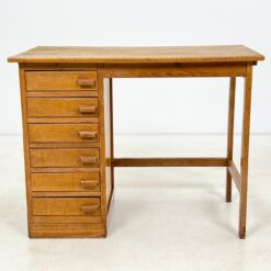 Mid Century vaikiškas ąžuolinis šešių stalčių rašomasis stalas 50,5x90,5x70 cm