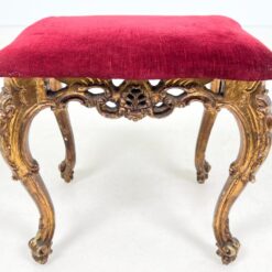 Rokoko stiliaus medinis aukso spalvos pufas su raudonu gobelenu 35x45x45 cm