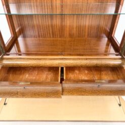 Art Deco riešutmedžio lukšto bufetas 46x129x173 cm