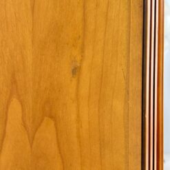 Klasikinio stiliaus riešutmedžio bufetas su apšvietimu 42,5×105,5×180,5 cm