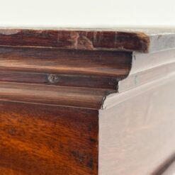 Angliško stiliaus raudonmedžio vitrina 36x64x156,5 cm