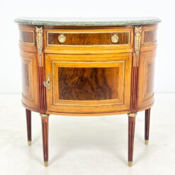 Liudviko XVI laikotarpio stiliaus inkrustuota komoda su marmuru 42x83x80,5 cm